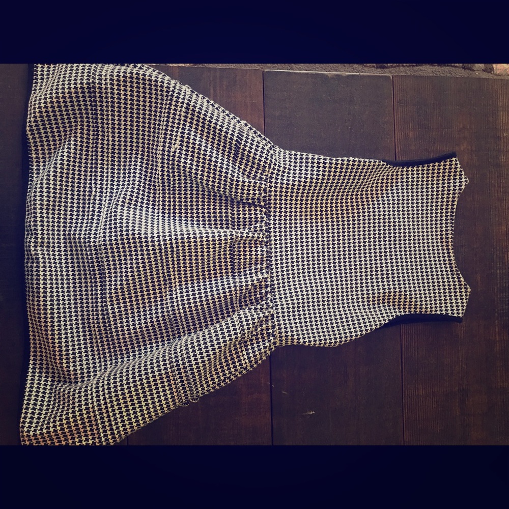 Black and white patterned dress